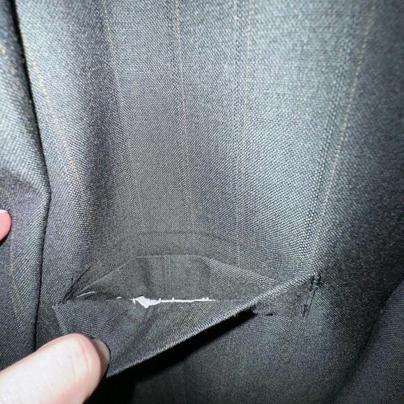 Yves Saint Laurent VTG Charcoal 2 Piece Suit Men's 44R + 32X30 Pants FRANCE - Picture 6 of 9